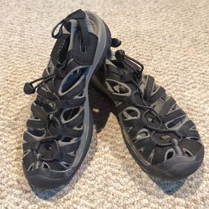 Keen Whisper Sandals Womens 7 Black Hiking Closed Toe Outdoor Trail Gorpcore